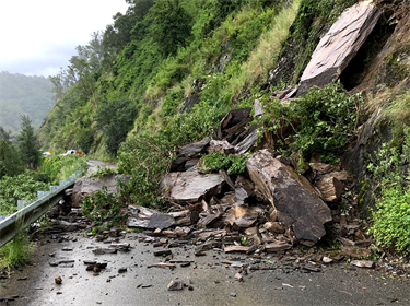 Armidale Road landslip 22 Jan 2022