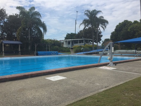 SWR pool with new hoist