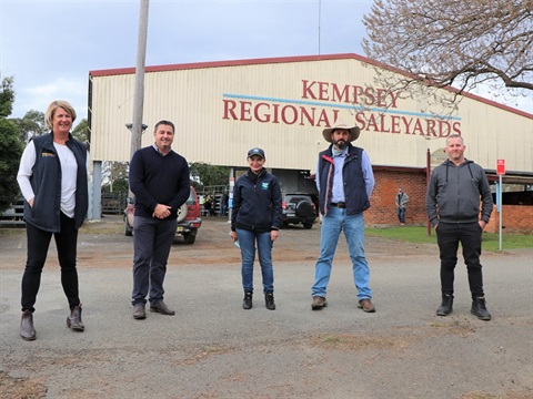 Melinda Pavey MP, Pat Conaghan MP, Mayor Liz Campbell, Kempsey Stock & Land partner and Greg Egan  KSC Weed Officer