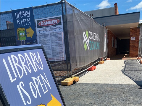 Enter the Kempsey Library from Elbow Street