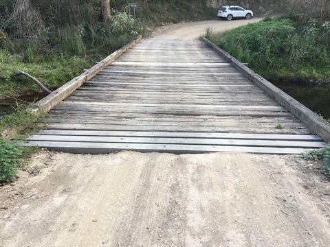 Nurse-Kirkpatrick-Bridge-looking-south