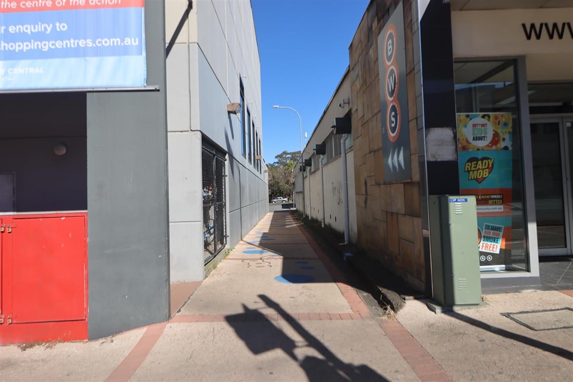 Pedestrian laneway between buildings in Kempsey