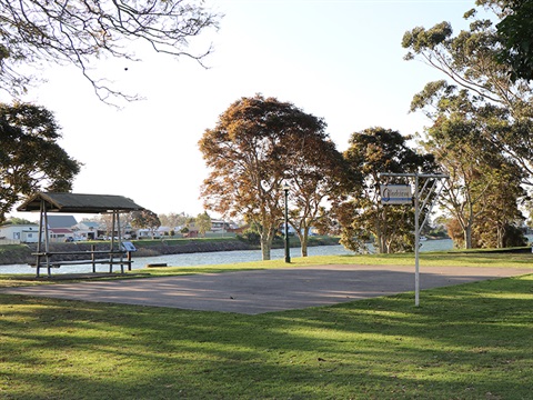 Gladstone Memorial Park